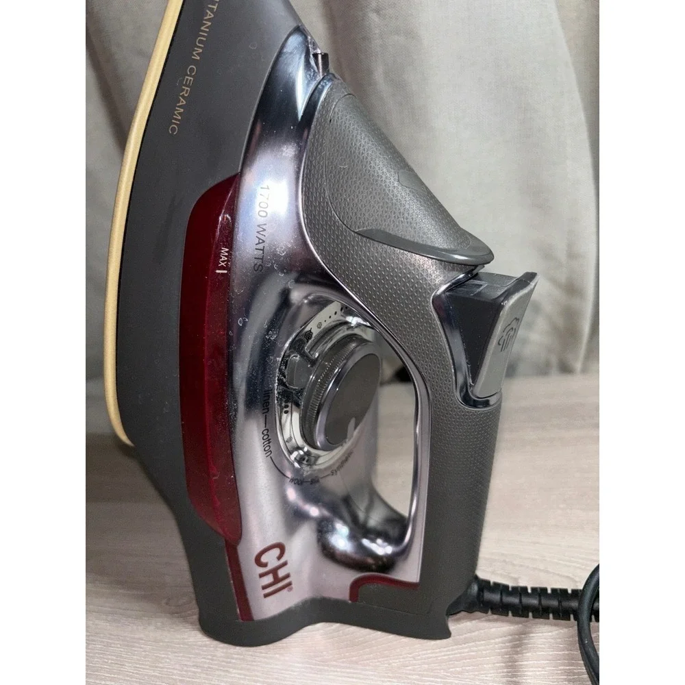 CHI Steam Iron Titanium Infused Ceramic Soleplate 1700 Watts 13101 Tested works